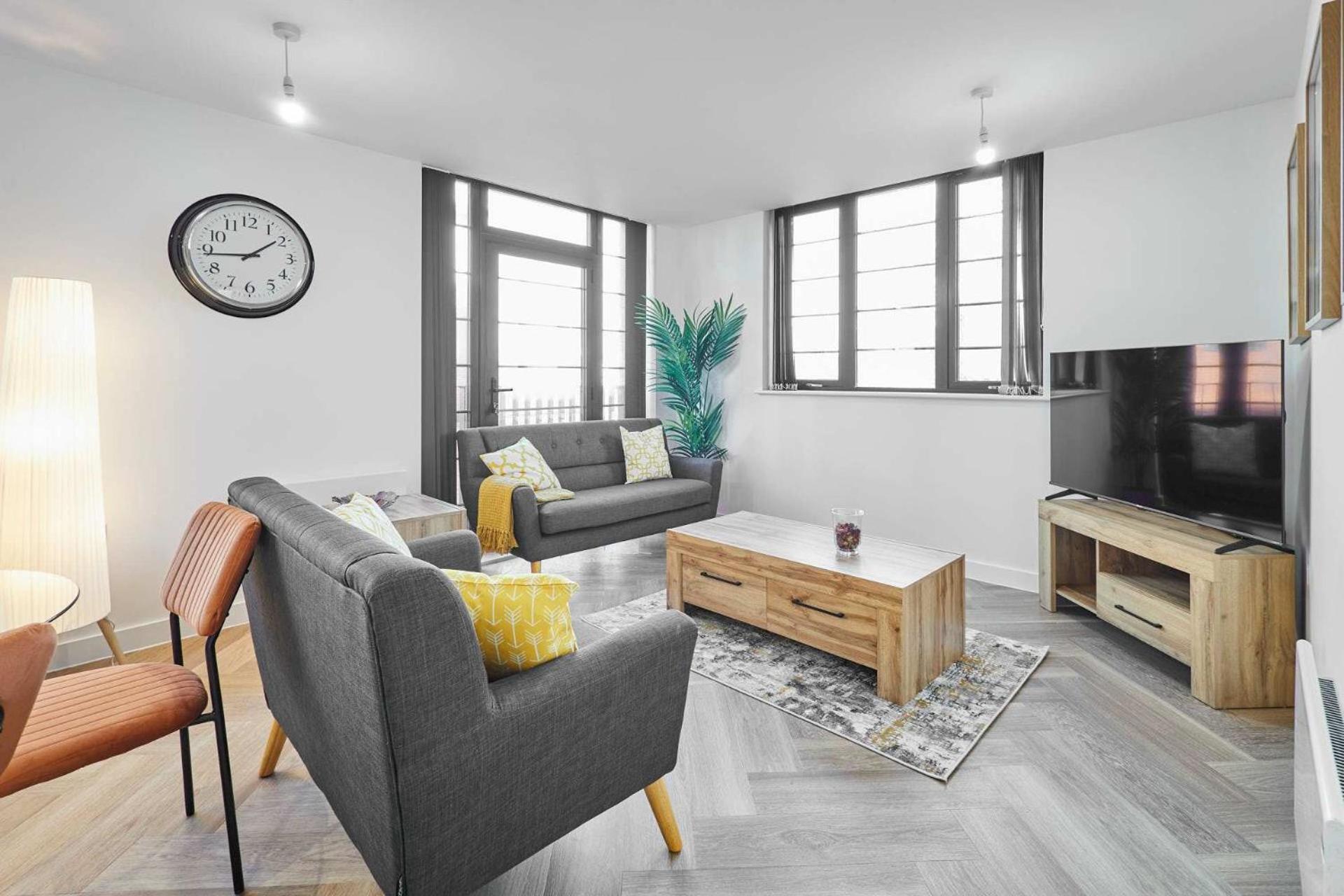 Host & - Lockside House